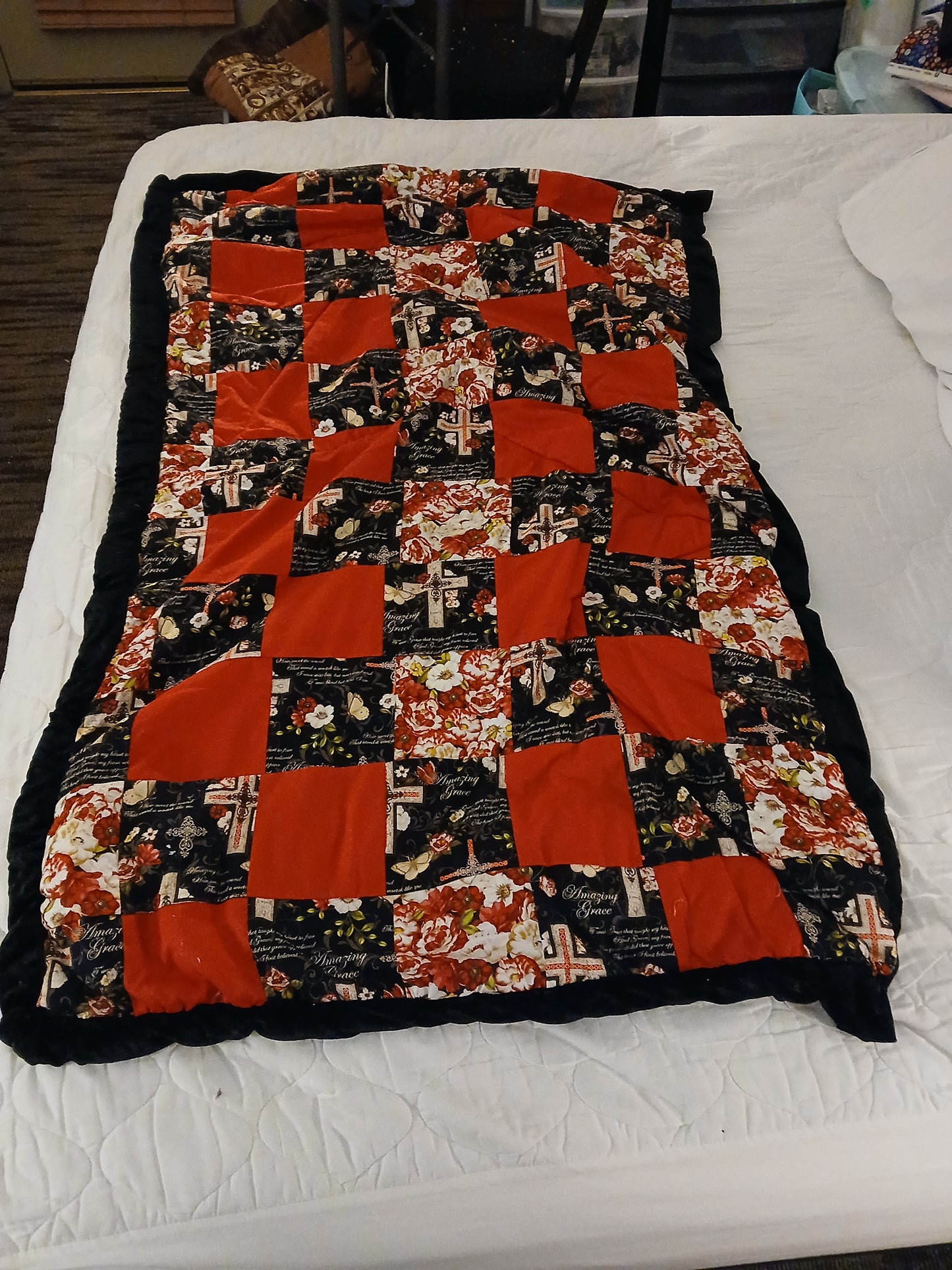 Handmade Amazing Grace throw quilt
